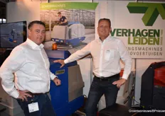 In de stand van Verhagen Leiden gaven Oscar Peters en Patrick le Maitre extra aandacht aan hun nieuwe machines die voorzien zijn van een lithium batterijen.